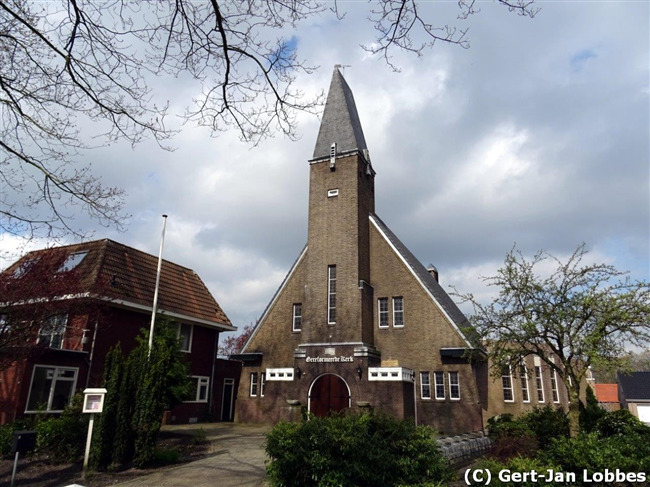 Kerk en voormalige pastorie aan de Stationsstraat
              <br/>
              Gert-Jan Lobbes, 2018